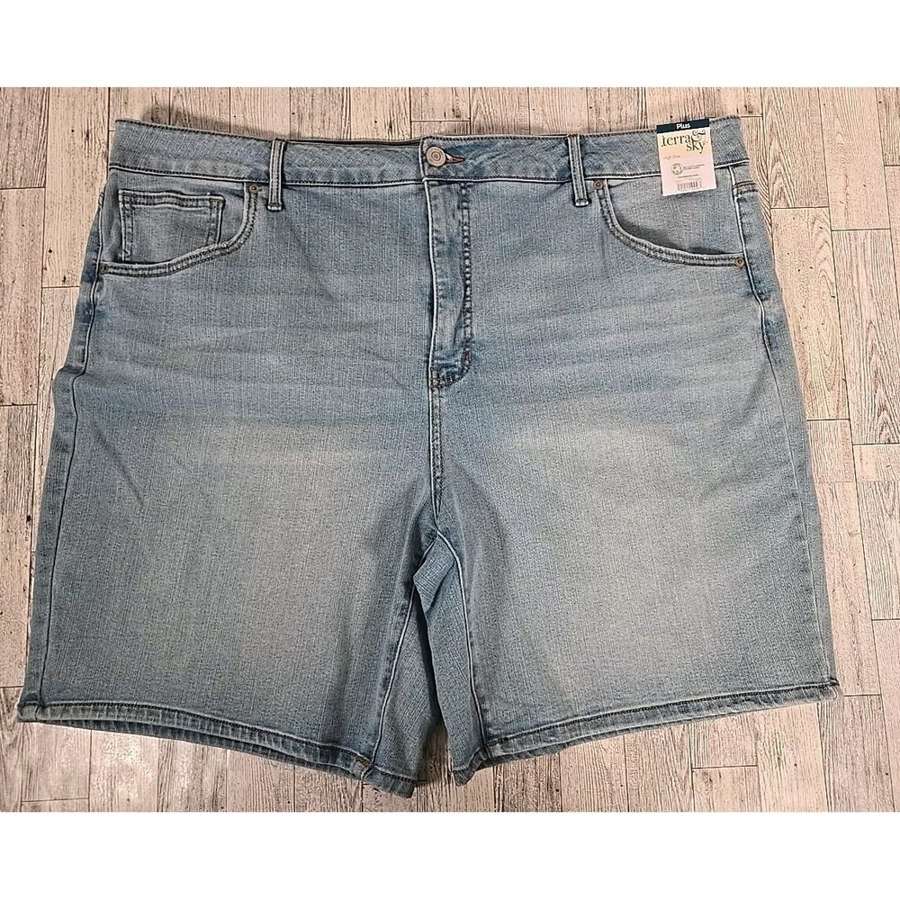 Terra & Sky Shorts 24 Bermuda Denim High Rise Light Wash Plus Size NEW